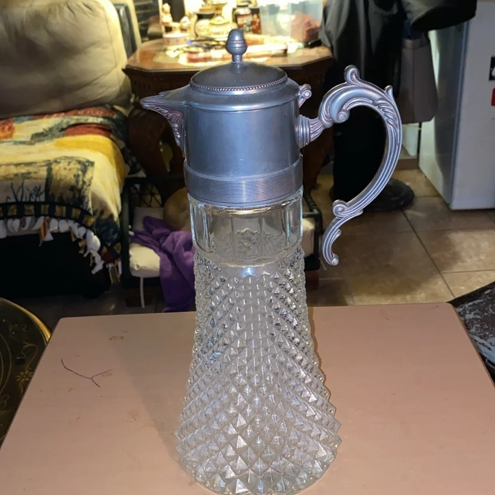 Vintage Diamond Point Silverplated Wine Claret in excellent condition
